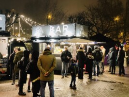 Tris Siveni_Street cafe_izbraukuma bars_bara pakalpojumi