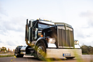 Tris Siveni_Street cafe_Kenworth W900_American truck_